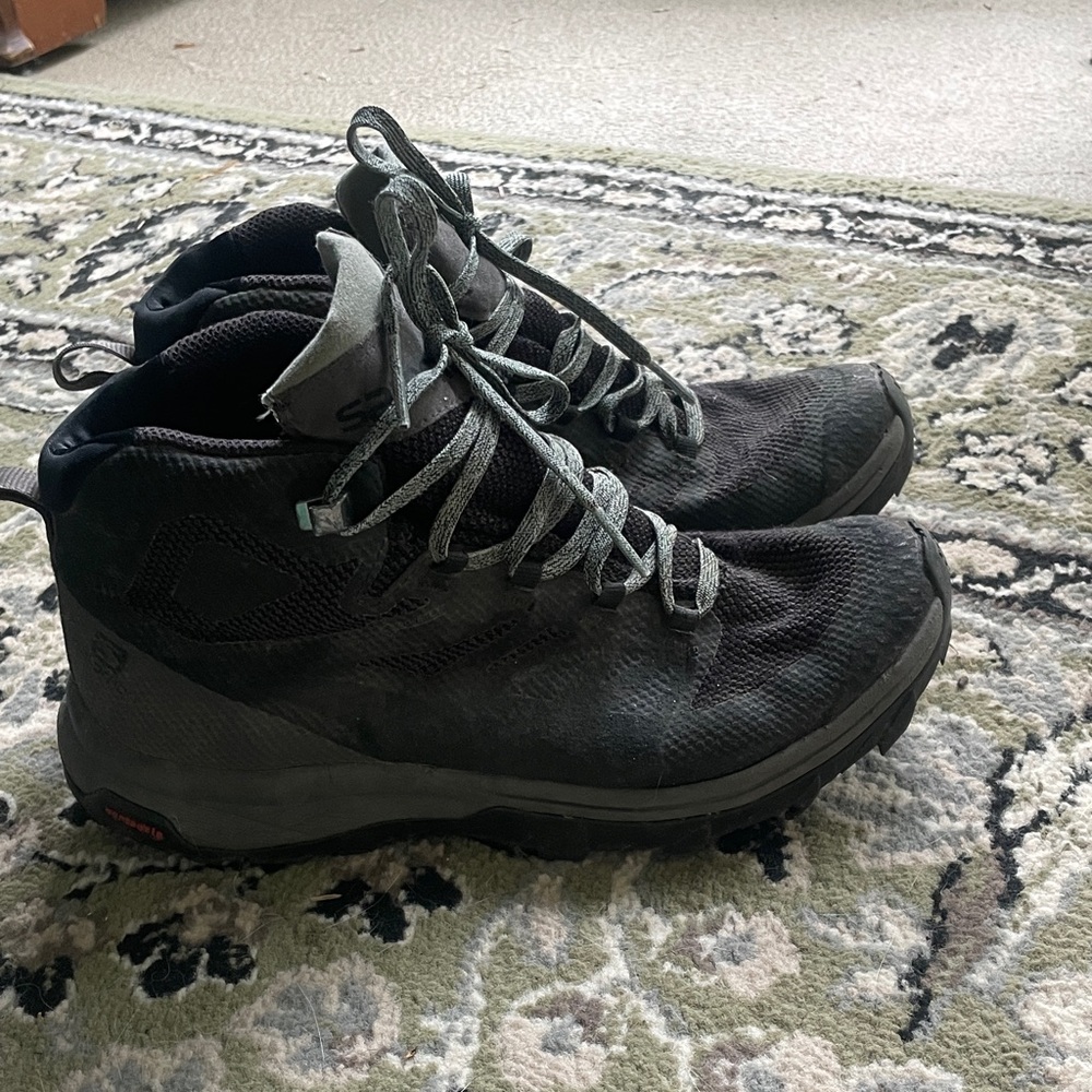Salomon Outline midtop hiking sneakers